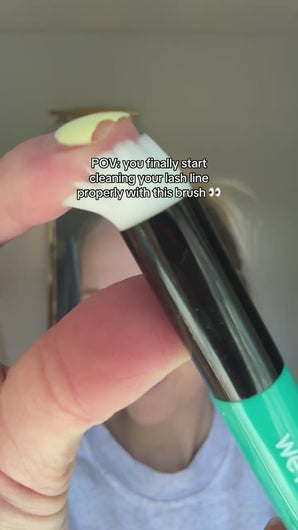 Eyelid Margin Cleansing Brush Product Video